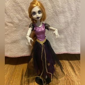 Once Upon A Zombie - Rapunzel